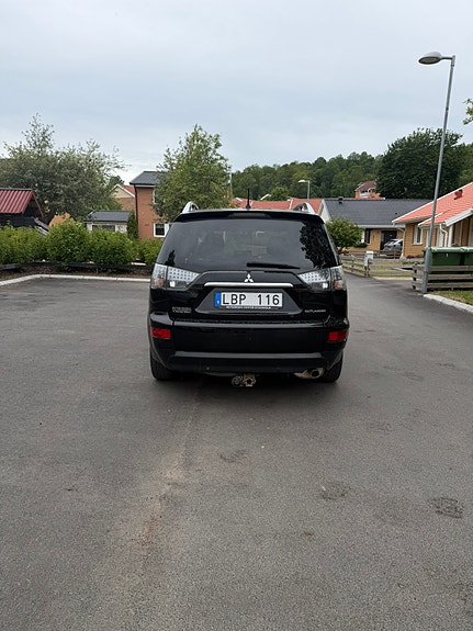 Mitsubishi Outlander 3 of 9
