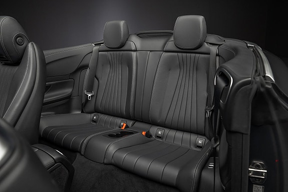 Mercedes-Benz E400 12 of 16