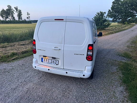 Peugeot Partner 3 of 5
