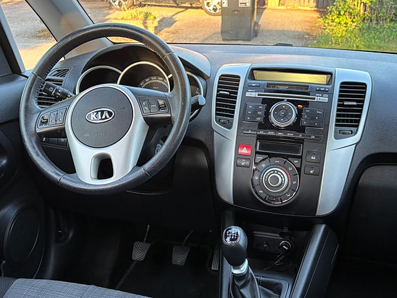 Kia Venga 4 of 5