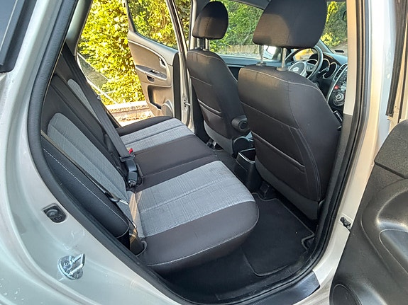 Kia Venga 7 of 12