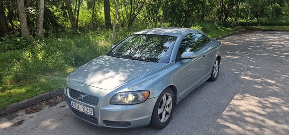 Volvo C70 2 of 5