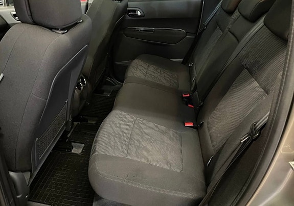 Peugeot 3008 2 of 11
