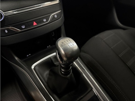 Peugeot 308 16 of 26