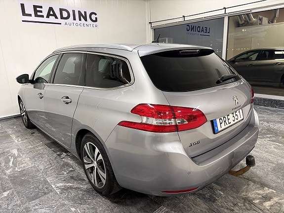 Peugeot 308 2 of 26