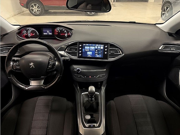 Peugeot 308 11 of 26