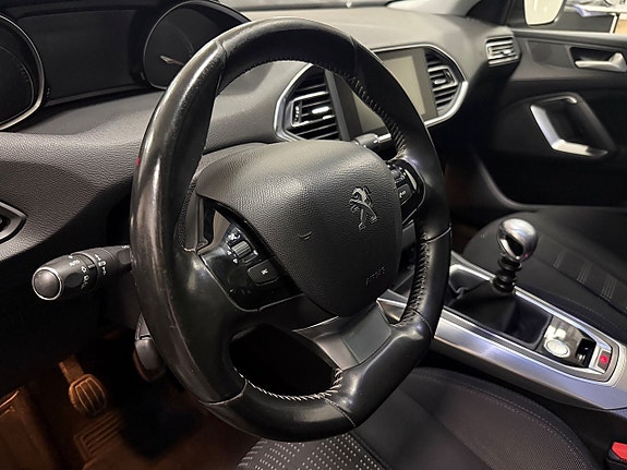 Peugeot 308 5 of 26