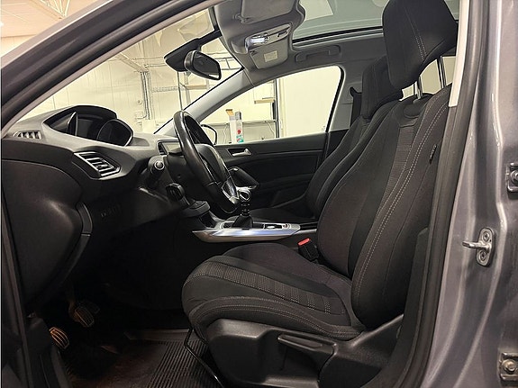 Peugeot 308 6 of 26