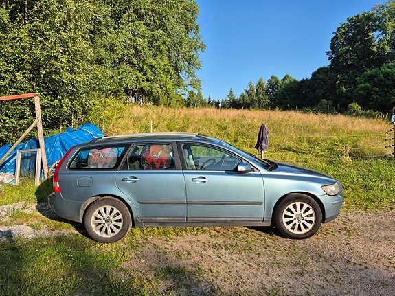 Volvo V50 2 of 10