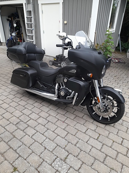 INDIAN Roadmaster Dark Horse 2 of 6
