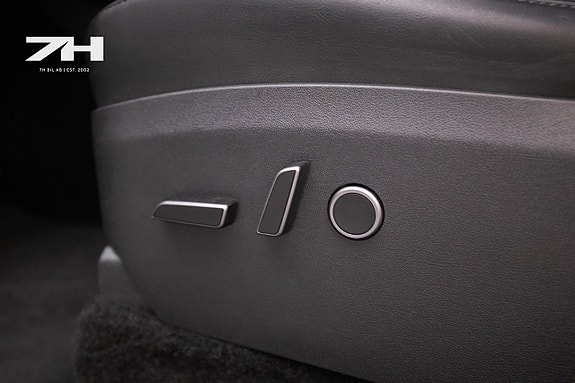 Tesla Model Y 15 of 18