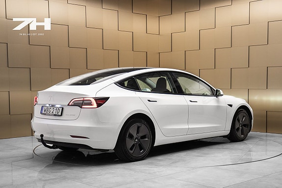 Tesla Model 3 5 of 5