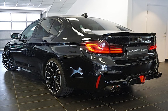 BMW 540i 3 of 5