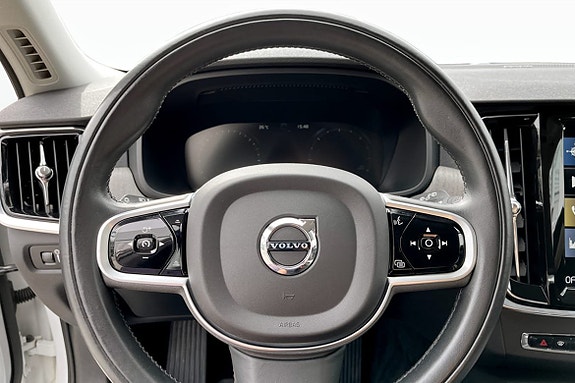 Volvo V90 Cross Country 7 of 9