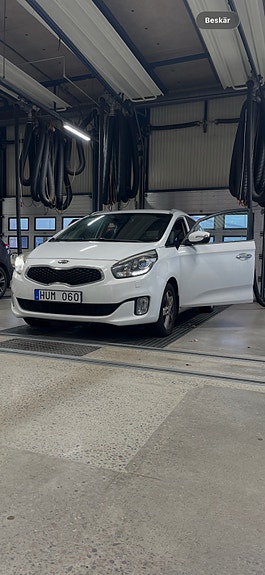 Kia Carens 2 of 5
