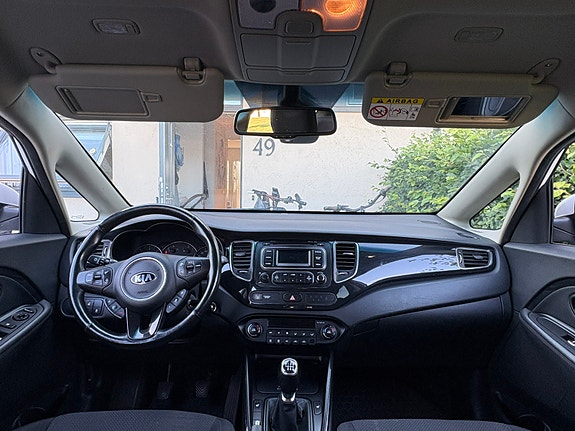 Kia Carens 4 of 5
