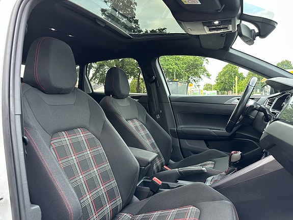 Volkswagen Polo 23 of 24