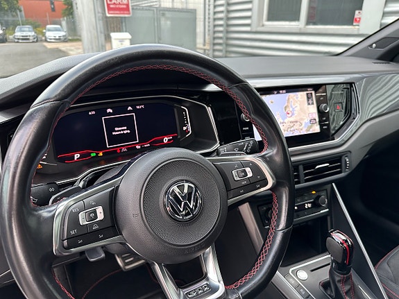 Volkswagen Polo 19 of 24