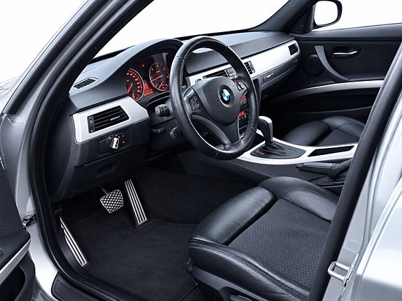 BMW 320d 9 of 11