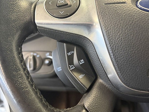 Ford Kuga 11 of 16