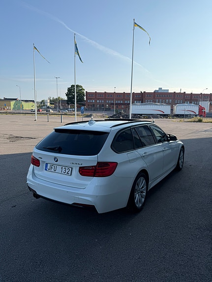 BMW 320d 2 of 5