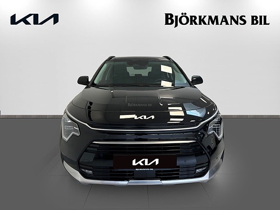 Kia Niro 2 of 17