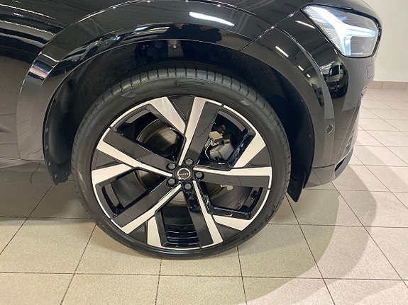 Volvo XC60 3 of 5