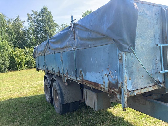 Rejäl Boggikärra med kapell Bromsad 6 of 12