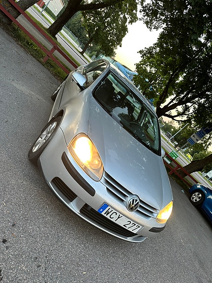Volkswagen Golf V 5 of 10