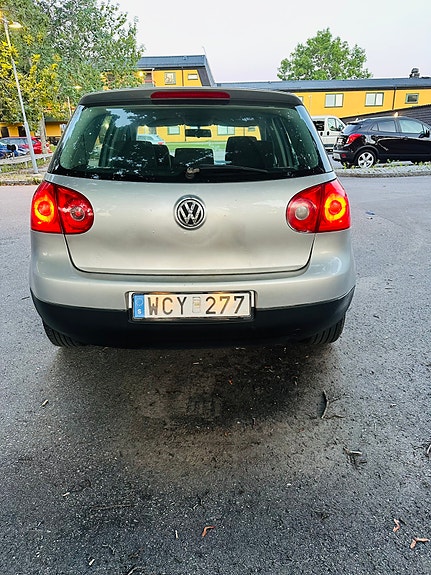 Volkswagen Golf V 8 of 10