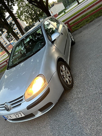 Volkswagen Golf V 4 of 10