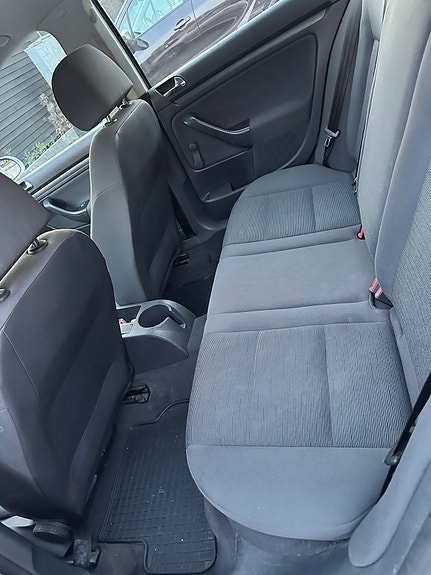 Volkswagen Golf V 3 of 10