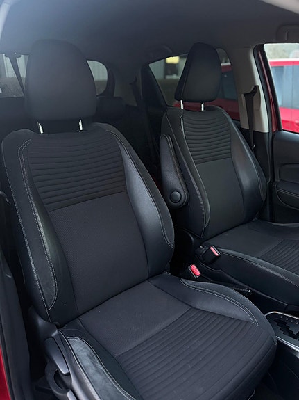 Toyota Yaris 5 of 10