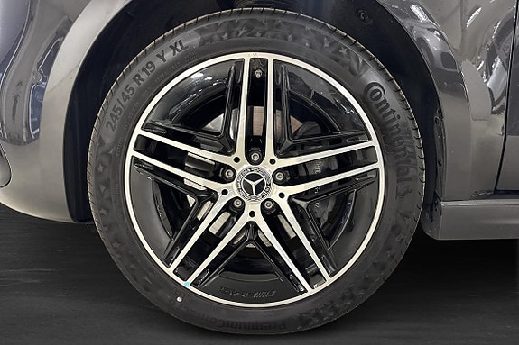 Mercedes-Benz V300 25 of 26