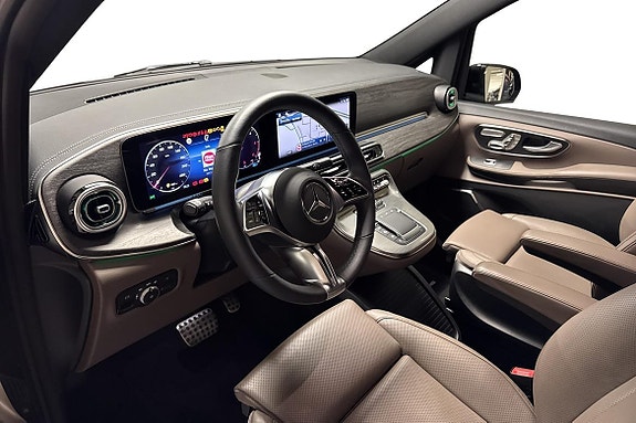 Mercedes-Benz V300 14 of 26