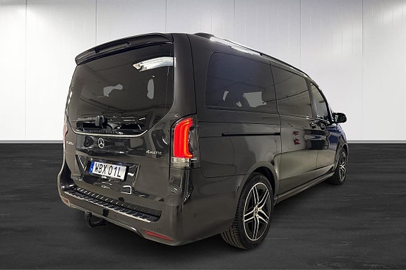 Mercedes-Benz V300 6 of 26