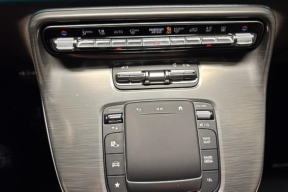 Mercedes-Benz V300 26 of 26