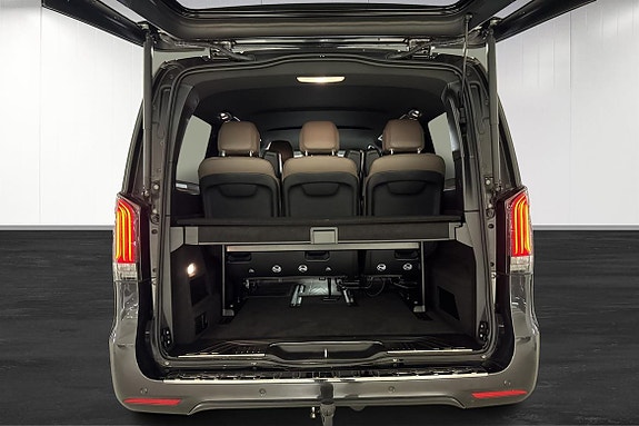 Mercedes-Benz V300 8 of 26