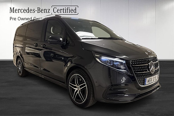 Mercedes-Benz V300 3 of 26