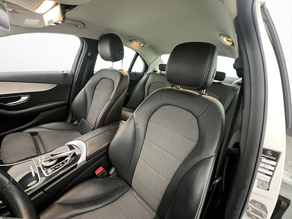 Mercedes-Benz C200 12 of 30