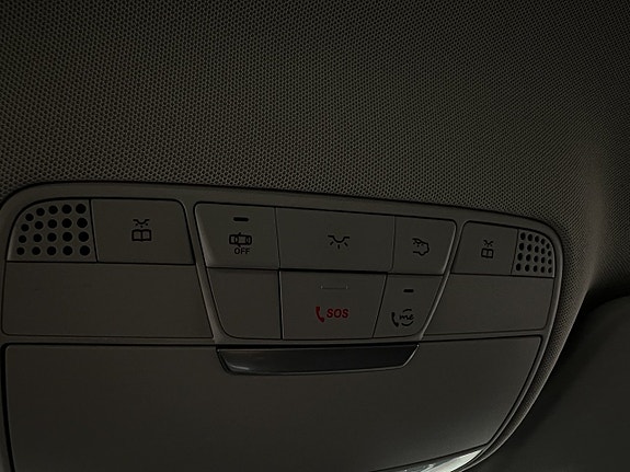 Mercedes-Benz C200 30 of 30