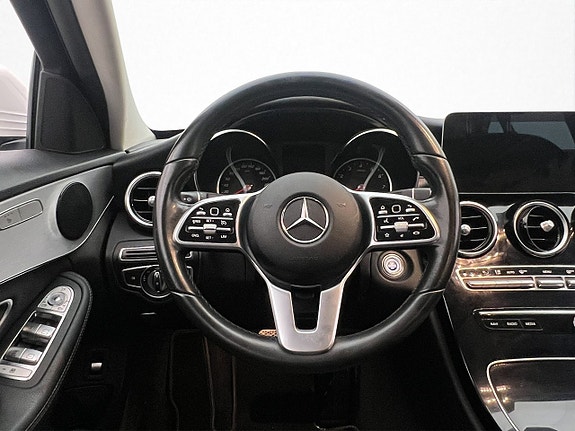 Mercedes-Benz C200 19 of 30