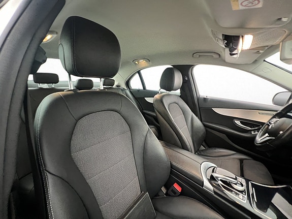 Mercedes-Benz C200 15 of 30