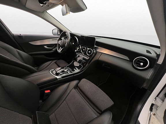 Mercedes-Benz C200 14 of 30