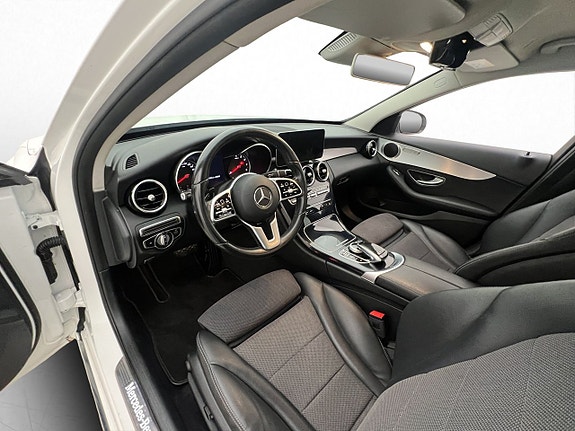 Mercedes-Benz C200 11 of 30