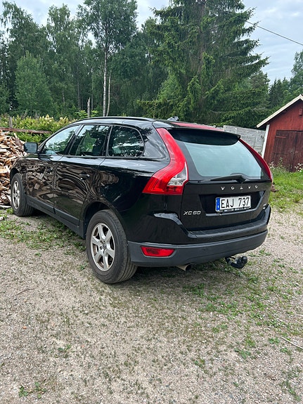 Volvo XC60 3 of 5