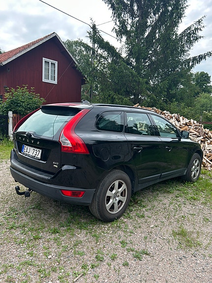Volvo XC60 4 of 5