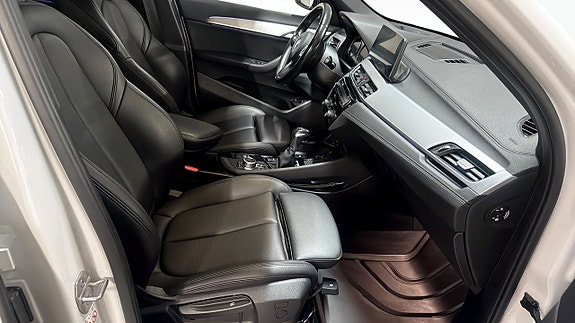 BMW X1 3 of 5