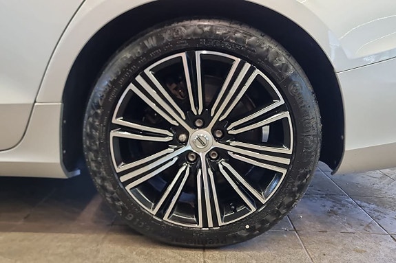 Volvo V60 17 of 22