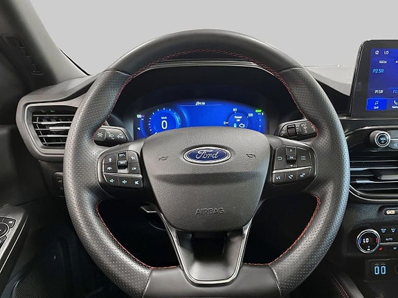 Ford Kuga 19 of 23